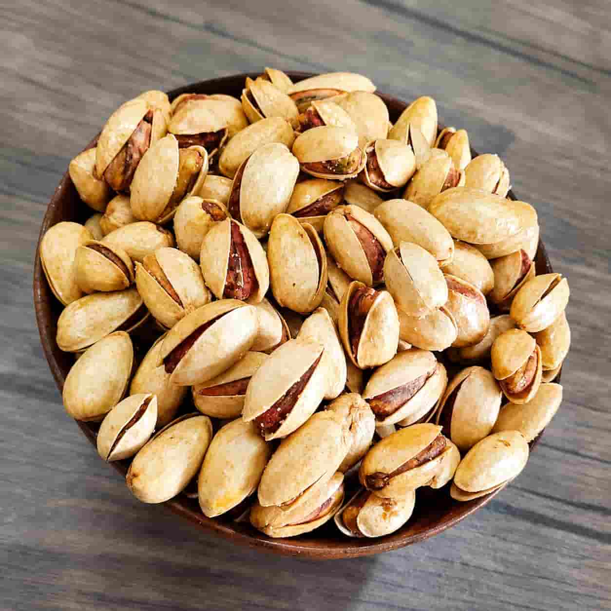 پسته بادامی شور برشته شده با کیفیت مطلوب